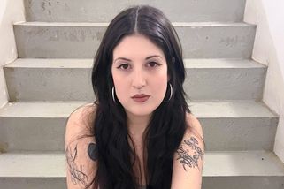 Mentálně nepřítomný otec není v českých rodinách výjimka, říká autorka románu Děloha